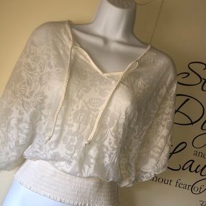 Express woman’s white floral crop top XS